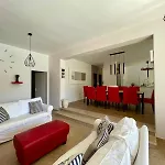 Tiego Villa