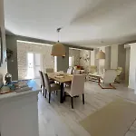 Tiego Βίλα Μεντουλίν