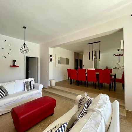 Tiego Villa